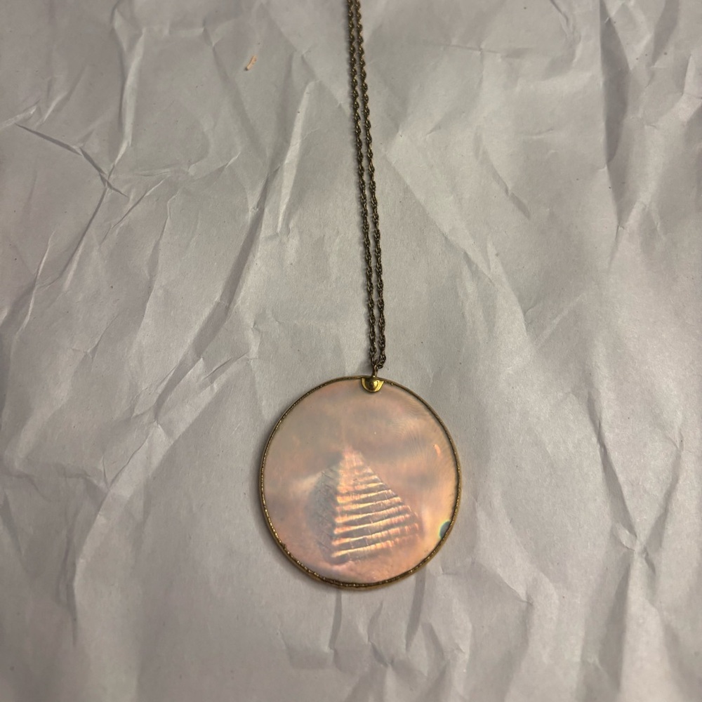 Elegant Gold and Pink Necklace